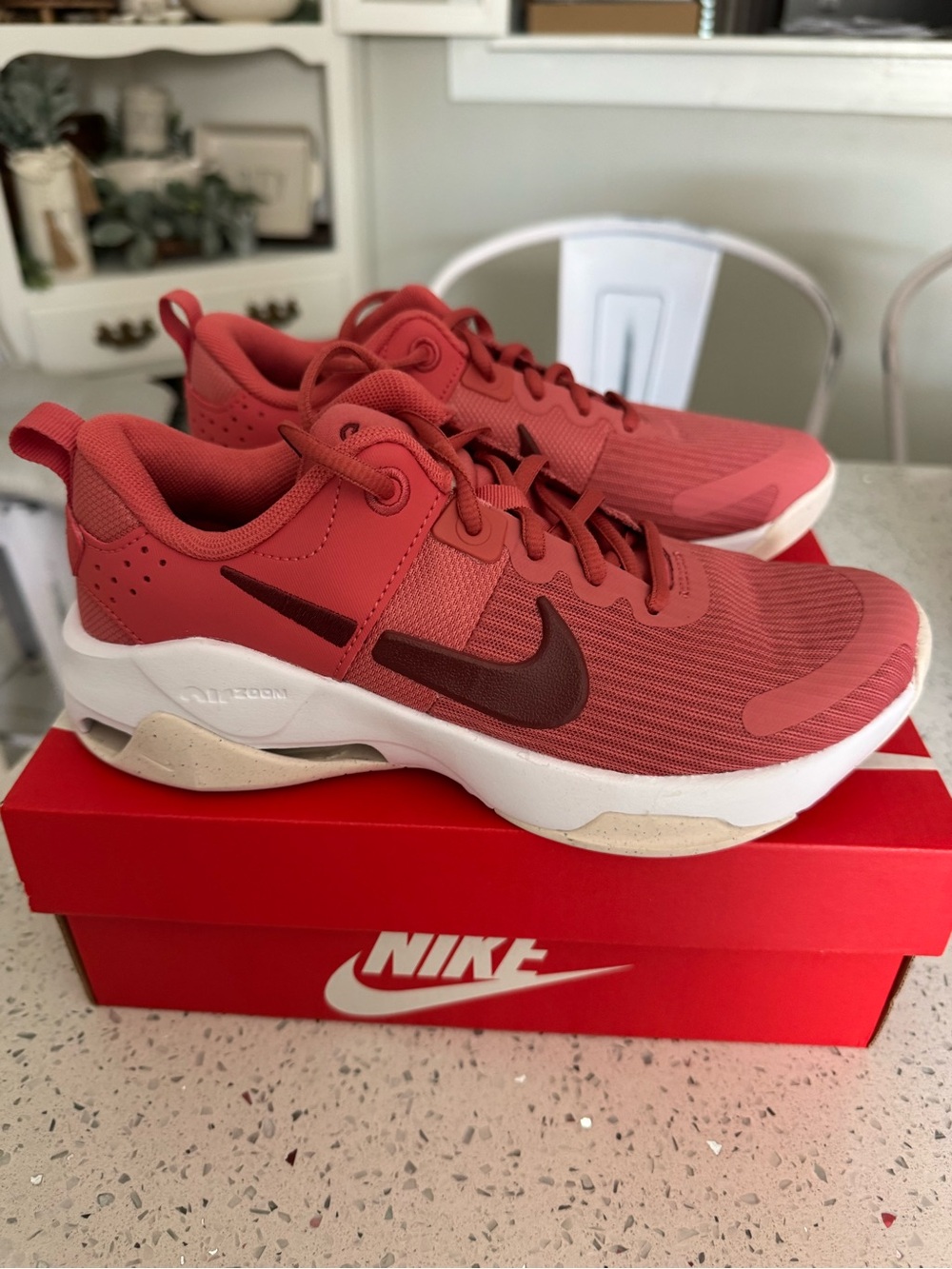 Nike Air Zoom Bella 6 trainers